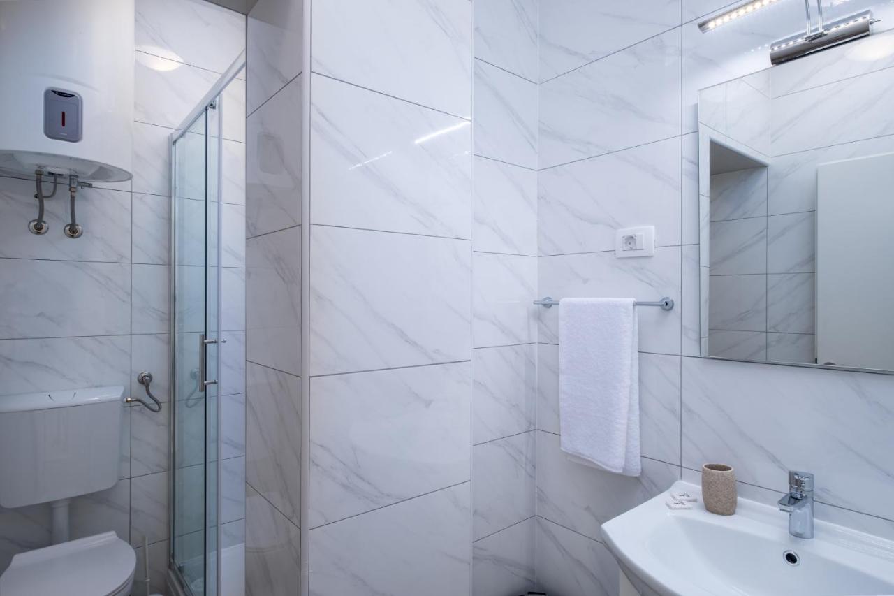 Studio Apartment Brigita Mlini Bagian luar foto
