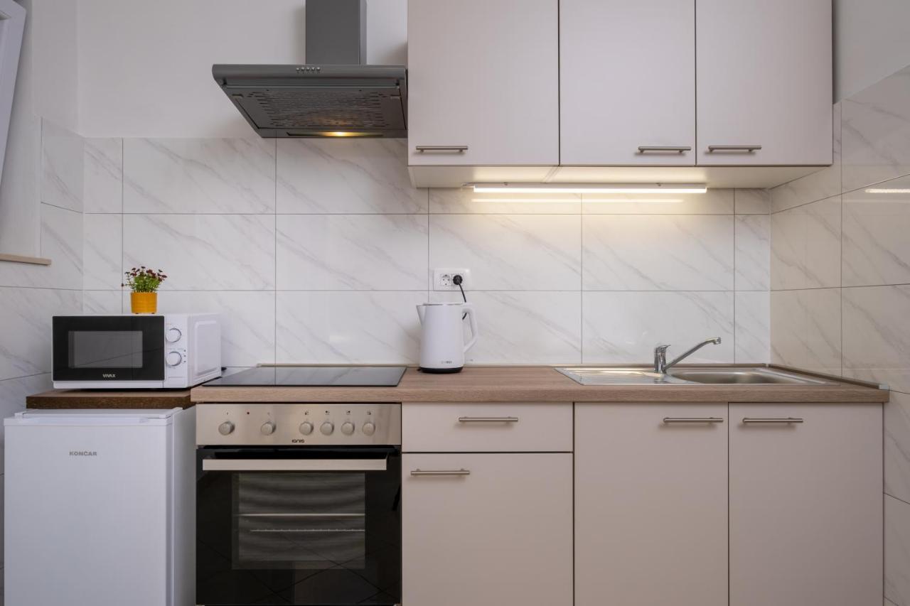 Studio Apartment Brigita Mlini Bagian luar foto